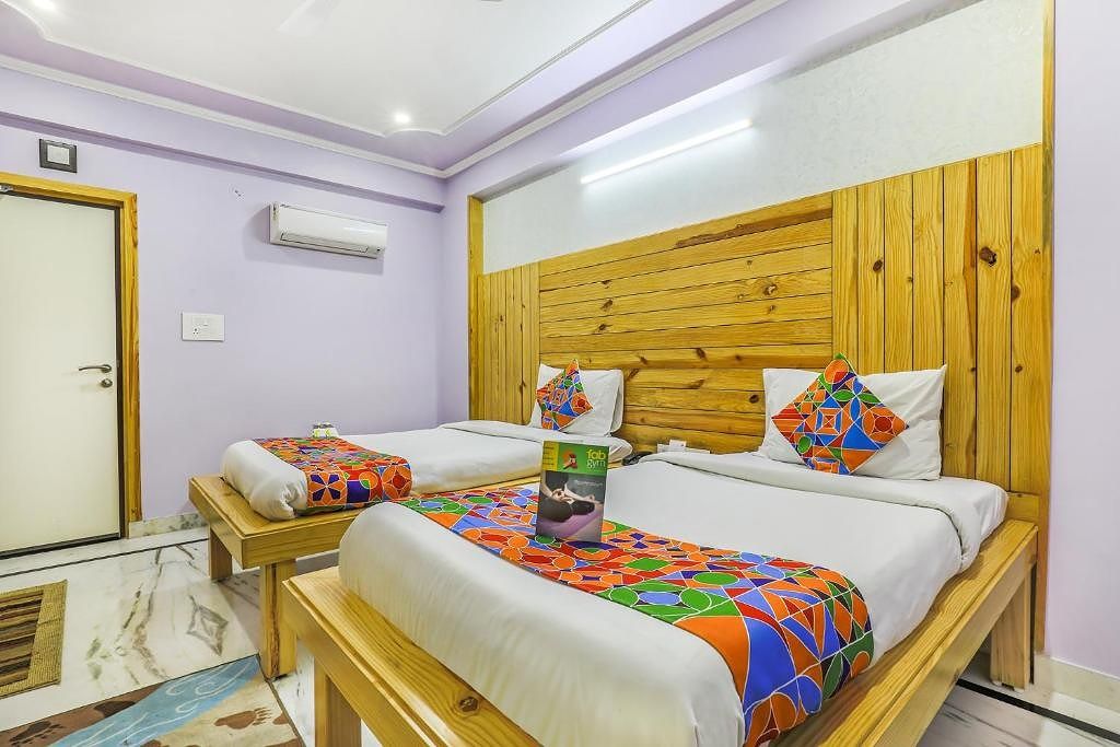 FabHotel The Lodge Deluxe Room 11