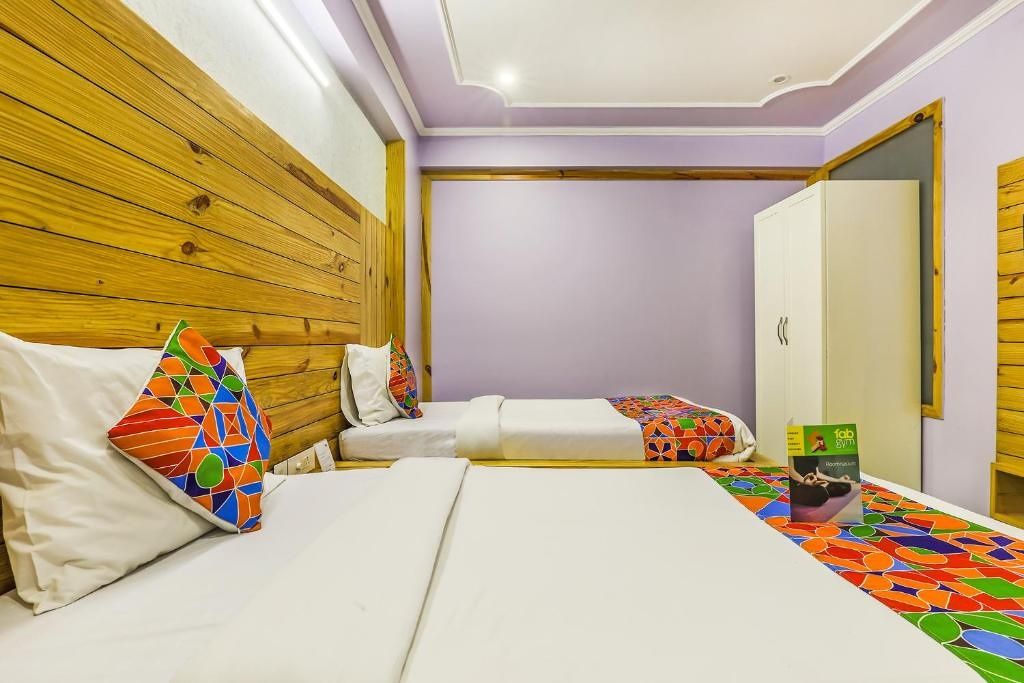 FabHotel The Lodge Deluxe Room 9