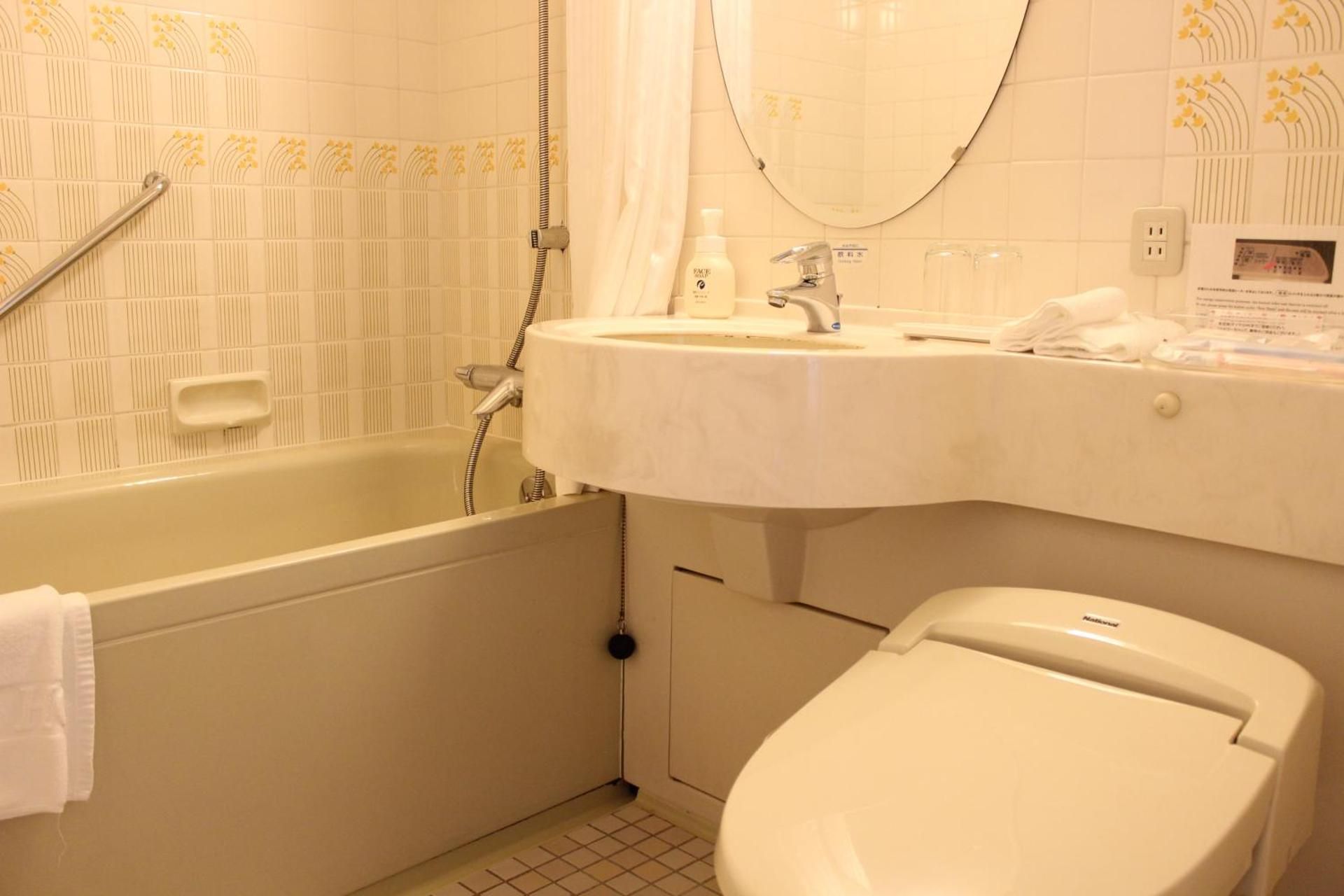 Room Selected at Check-In - Non-Smoking (No choice of bed preference)