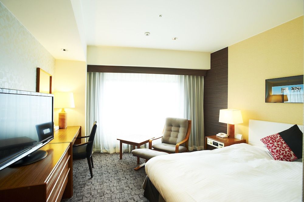 Kobe Portopia Hotel Semi Double Room, Non Smoking (Main Building) 3