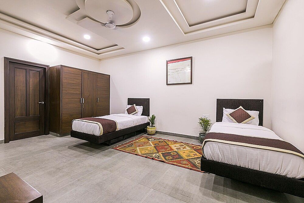 undefined Bungalow by the station by Vista Rooms