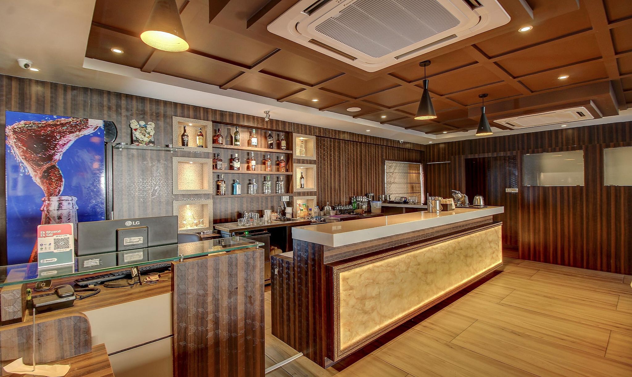 Food & Dining