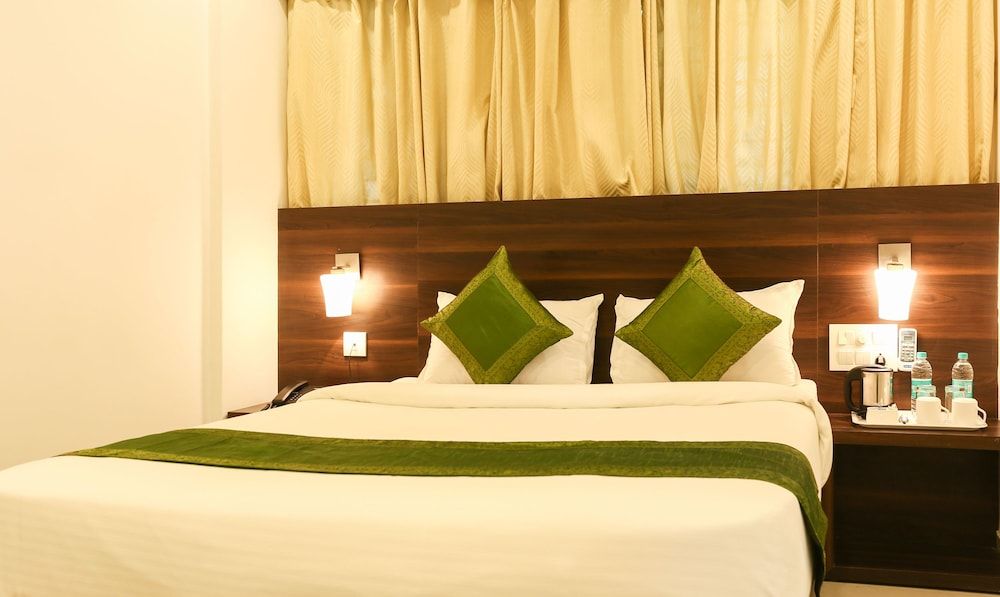 Treebo Trend Dwaraka Grand Standard Room, 1 Bedroom 10