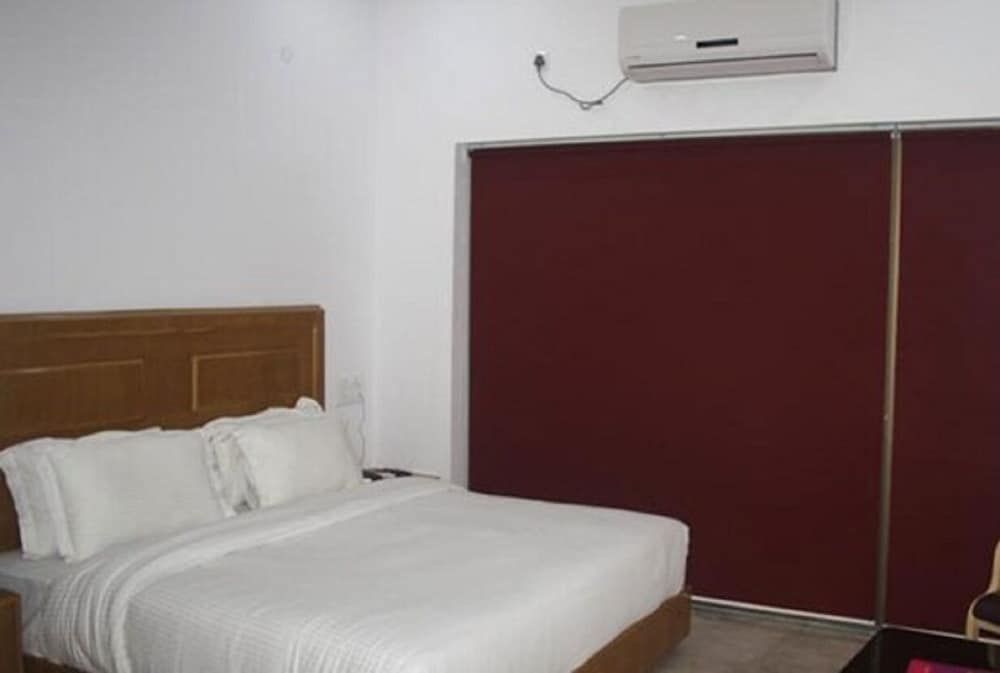 undefined Hotel Rockwood 5