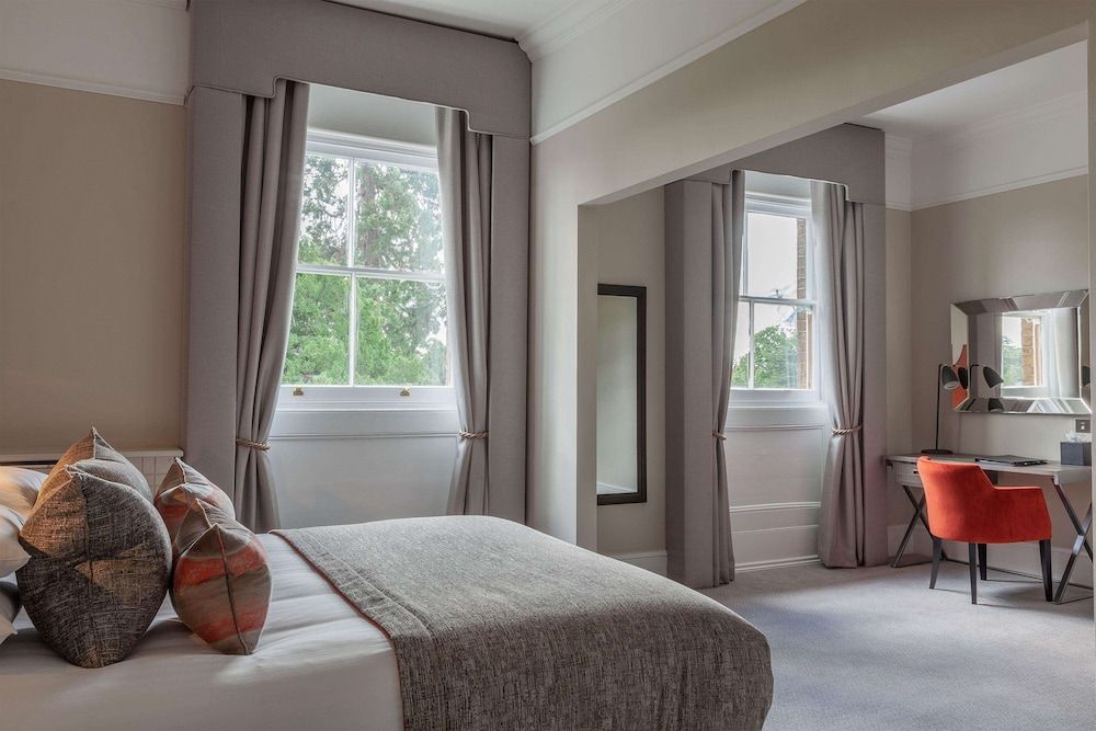 Oatlands Park Hotel Executive Room, 1 King Bed 6