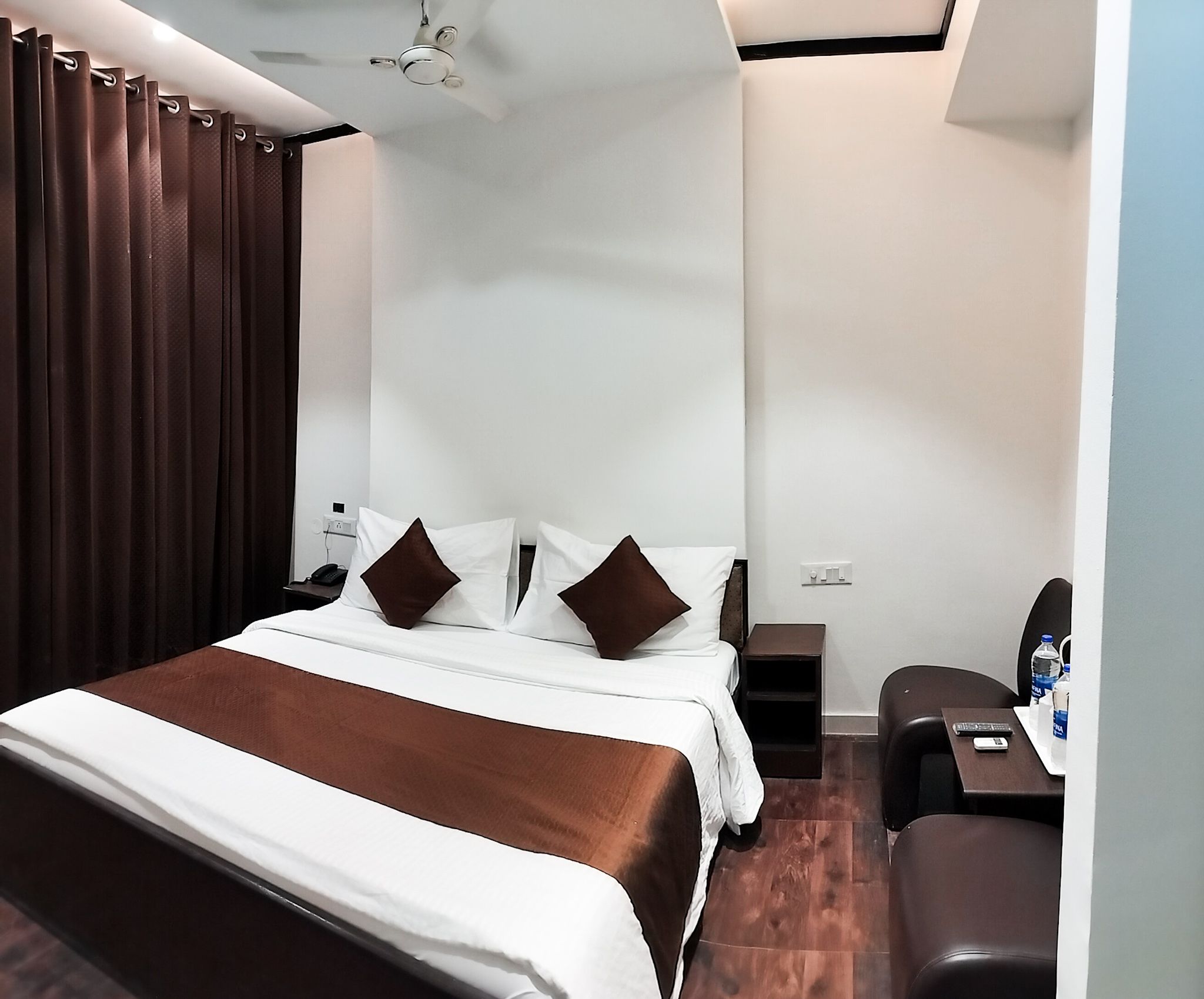 Wind Cross Hotel Deluxe Room 4