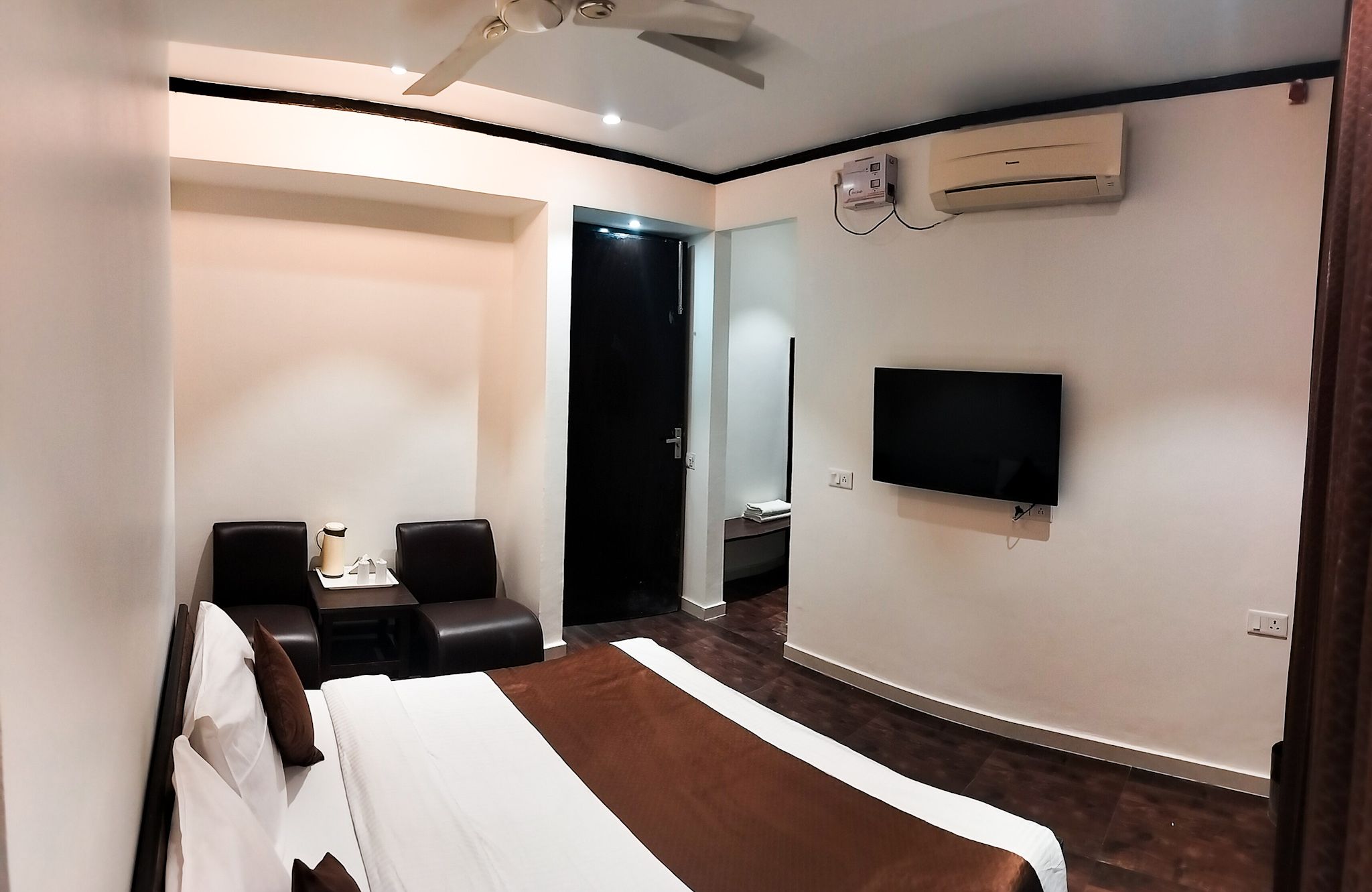 Wind Cross Hotel Deluxe Room 6