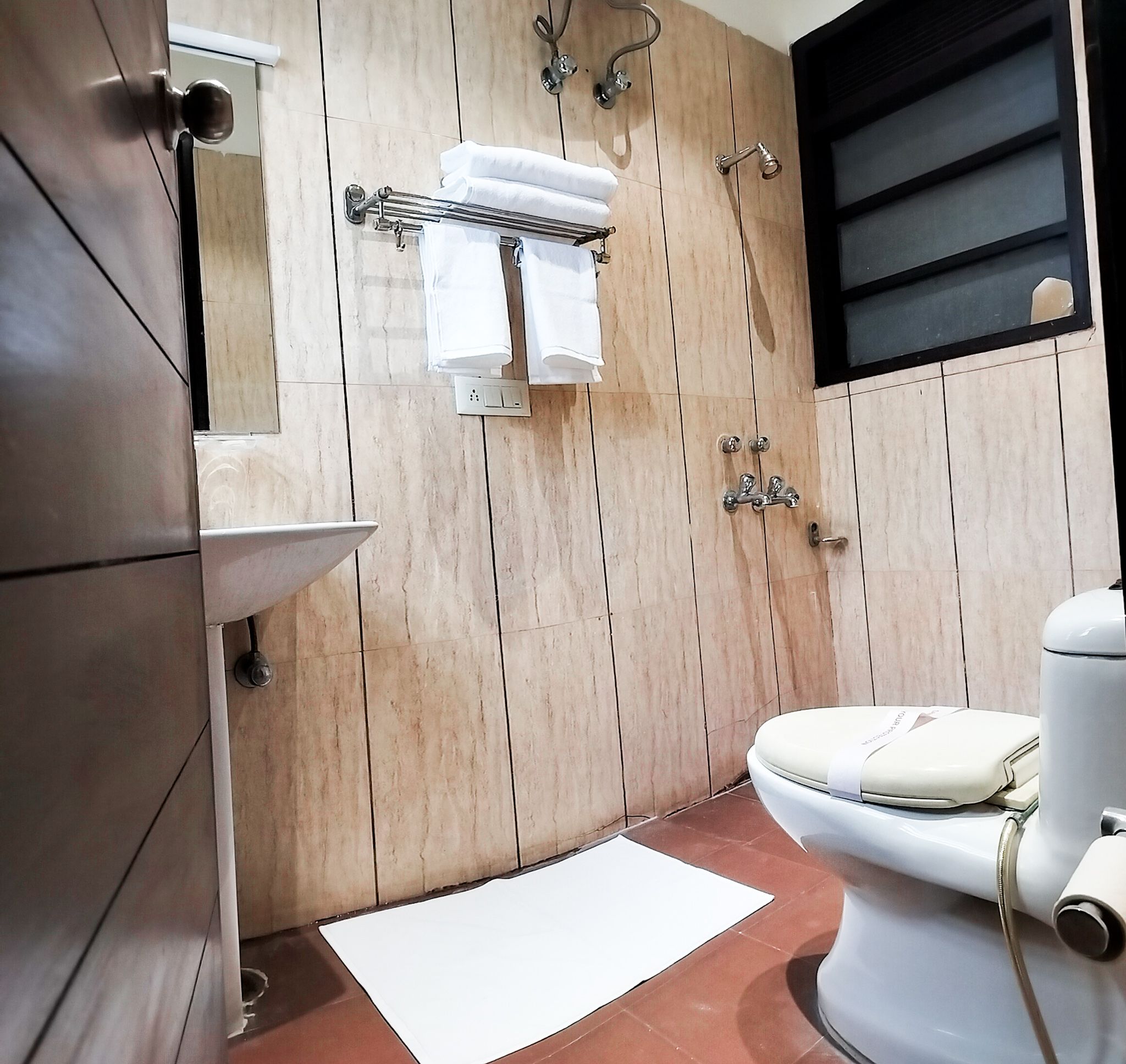 Wind Cross Hotel Deluxe Room 5