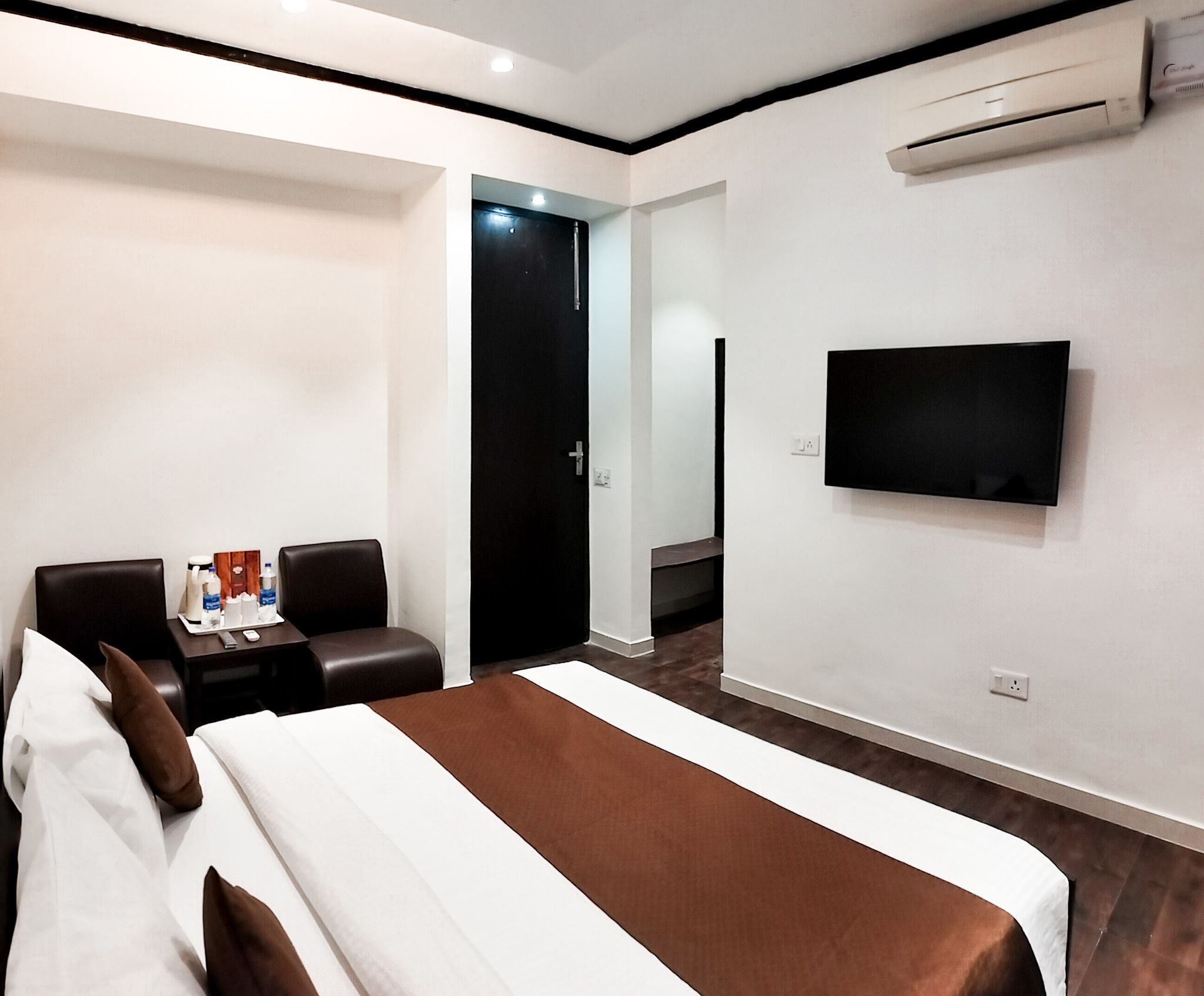 Wind Cross Hotel Deluxe Room 8