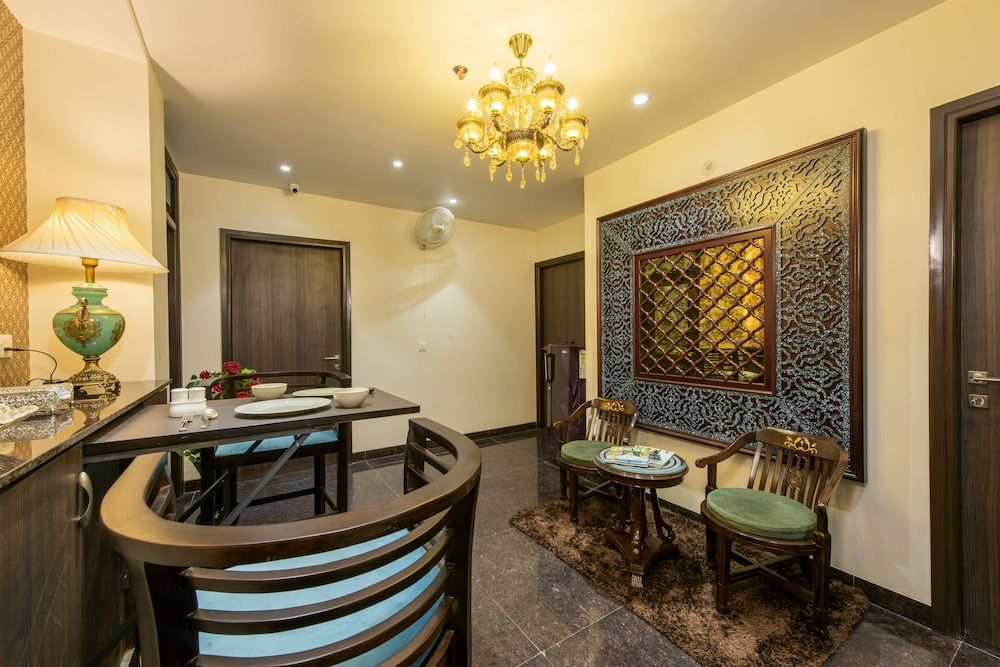 undefined House of Backpackers 4