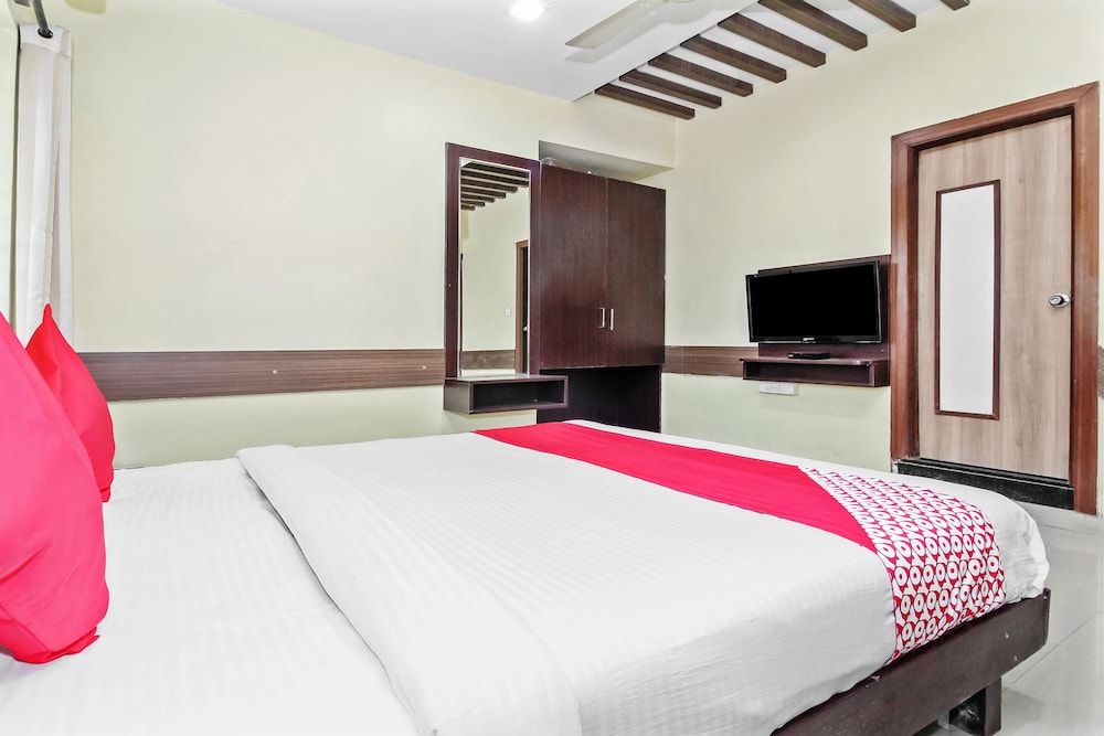 undefined OYO 30537 Hotel Megharaj 9