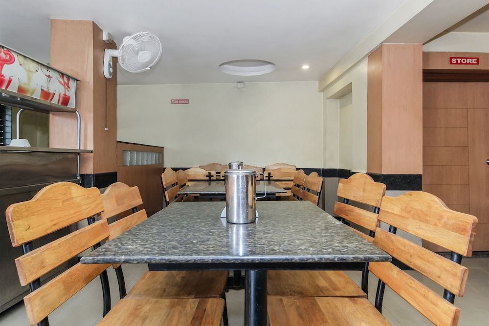 undefined OYO 30537 Hotel Megharaj 3