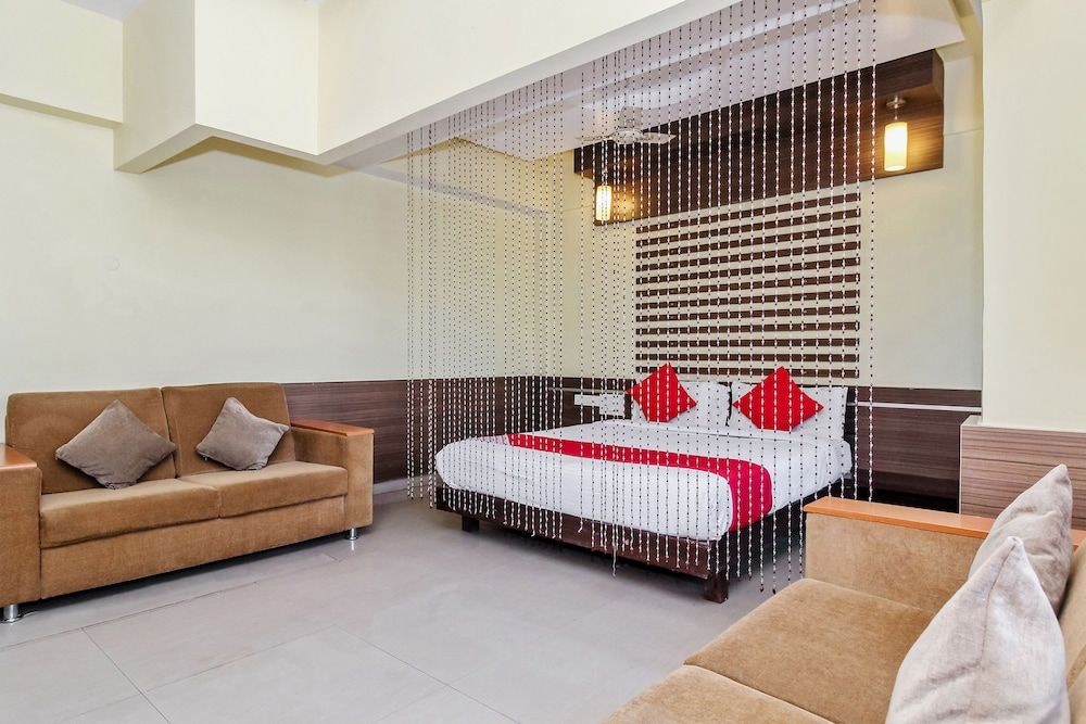 OYO 30537 Hotel Megharaj Double or Twin Room 10