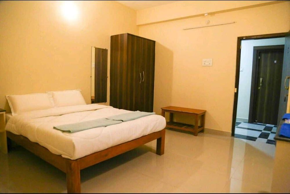 undefined iROOMZ Hotel Krishna Inn