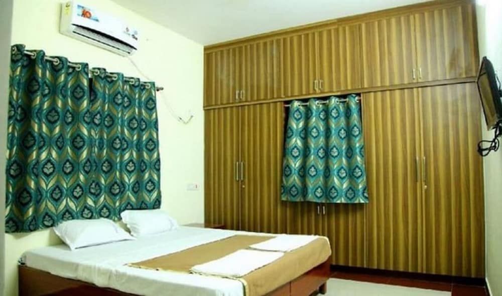 undefined Hotel Lotus Grand 4