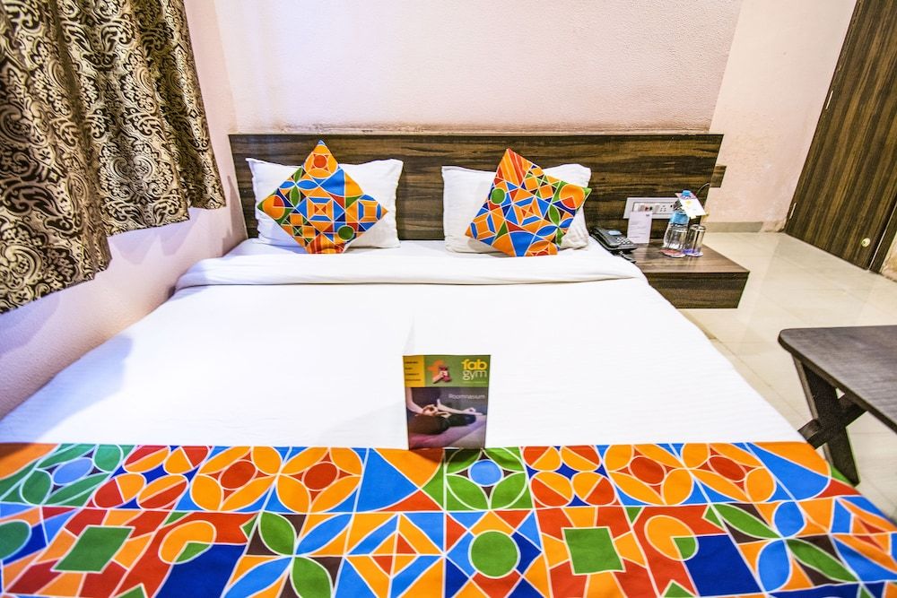 FabExpress Vijay Nagar Deluxe Room, 1 Double Bed 7