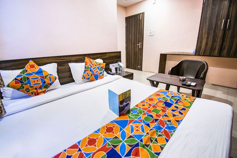 FabExpress Vijay Nagar Deluxe Room, 1 Double Bed 3