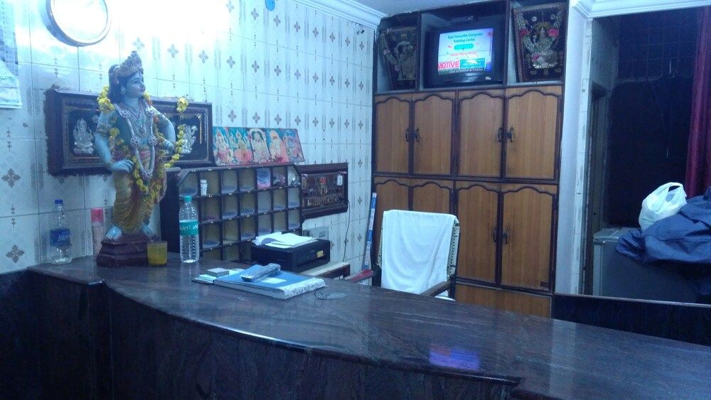 undefined Iroomz Hotel Nandini Lodge 5