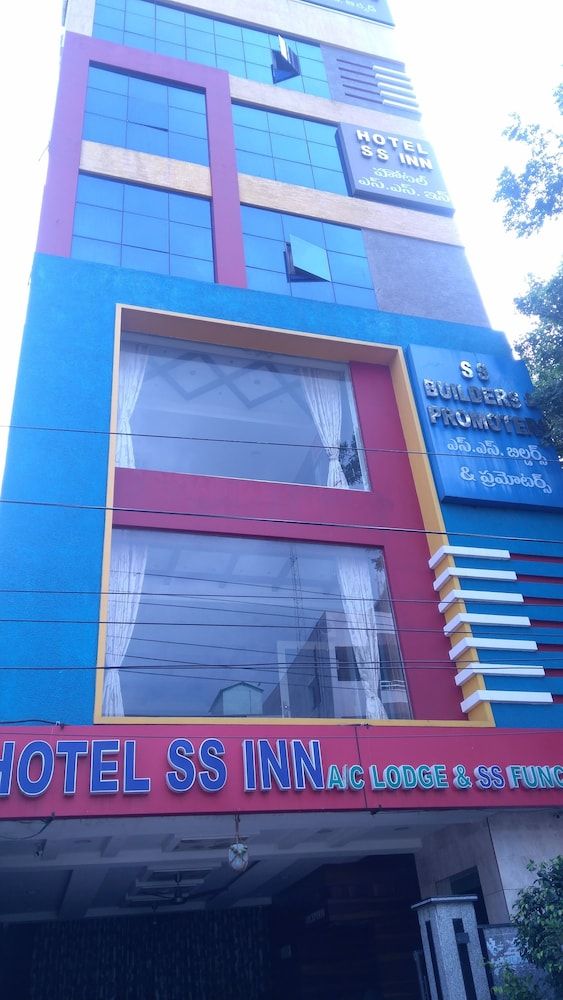 undefined Iroomz Hotel New SS INN 3