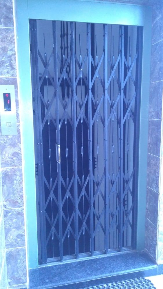 undefined Iroomz Hotel New SS INN 4