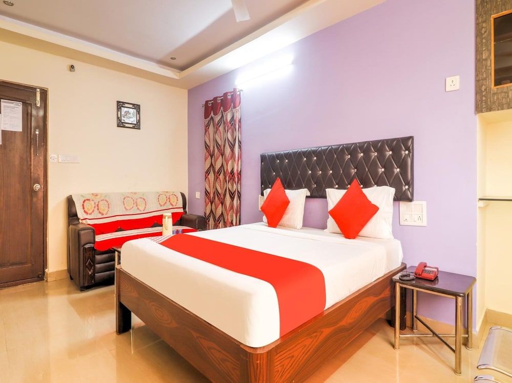 Iroomz Hotel New SS INN