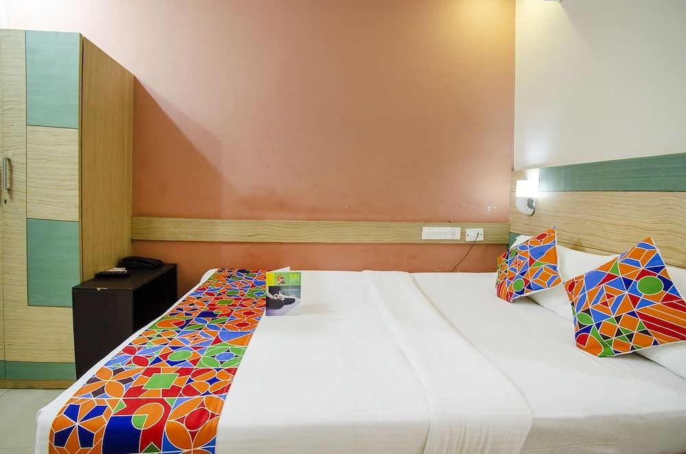FabExpress Emirates Suites