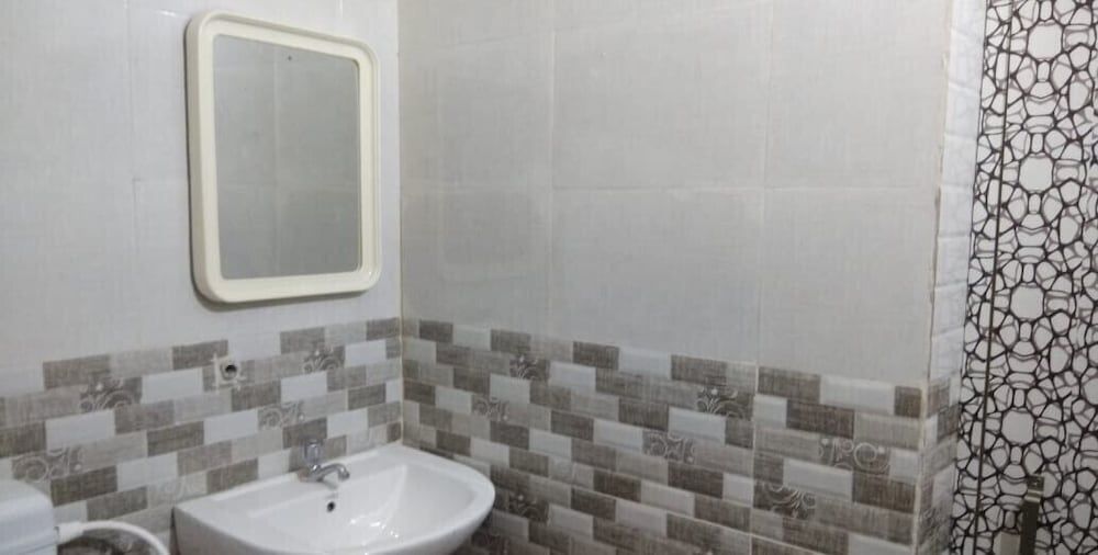 undefined iROOMZ Hotel Sundar 6