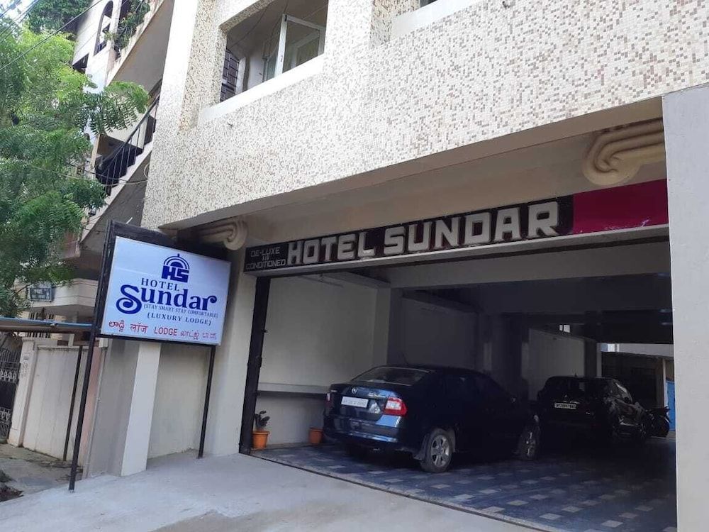 undefined iROOMZ Hotel Sundar 2