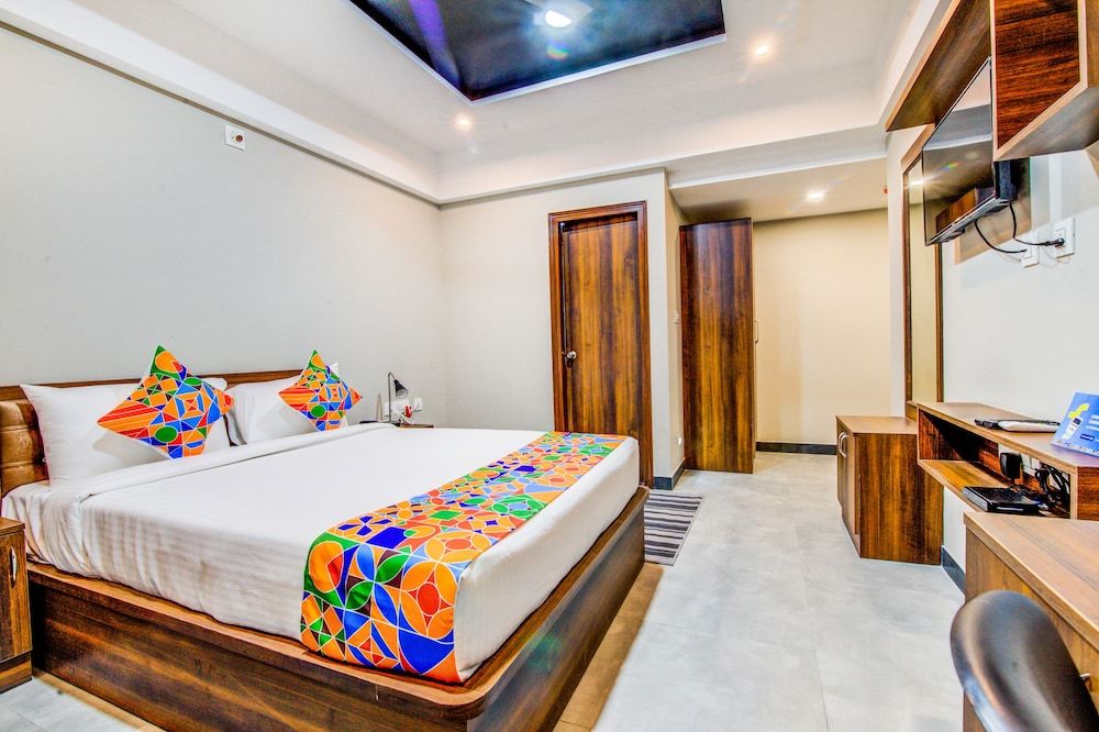 FabHotel Prime Abion Premium Room, 1 King Bed, Non Smoking, City View 2