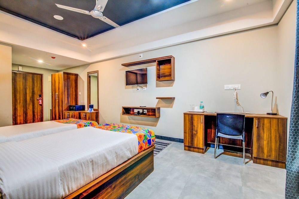 FabHotel Prime Abion Premium Room, 1 King Bed, Non Smoking, City View 4