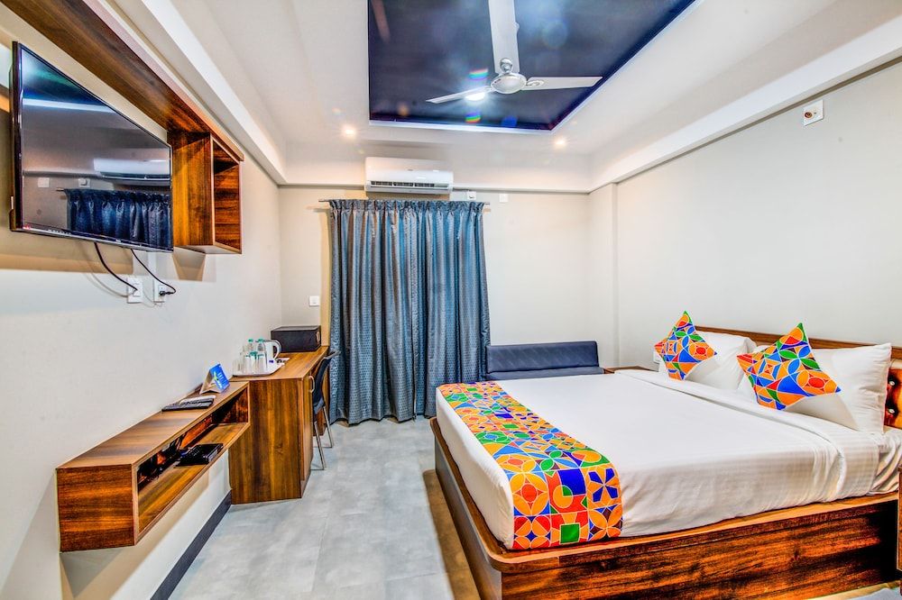 FabHotel Prime Abion Premium Room, 1 King Bed, Non Smoking, City View 8