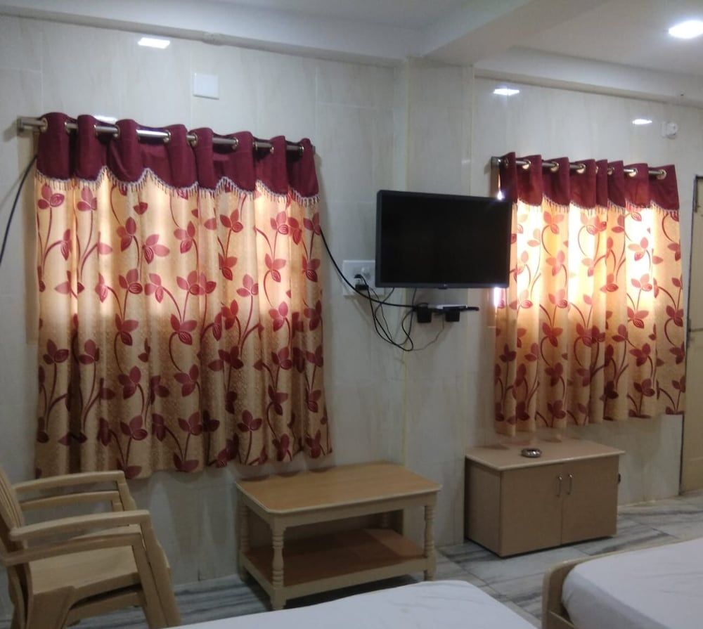undefined iROOMZ GVK Residency 5