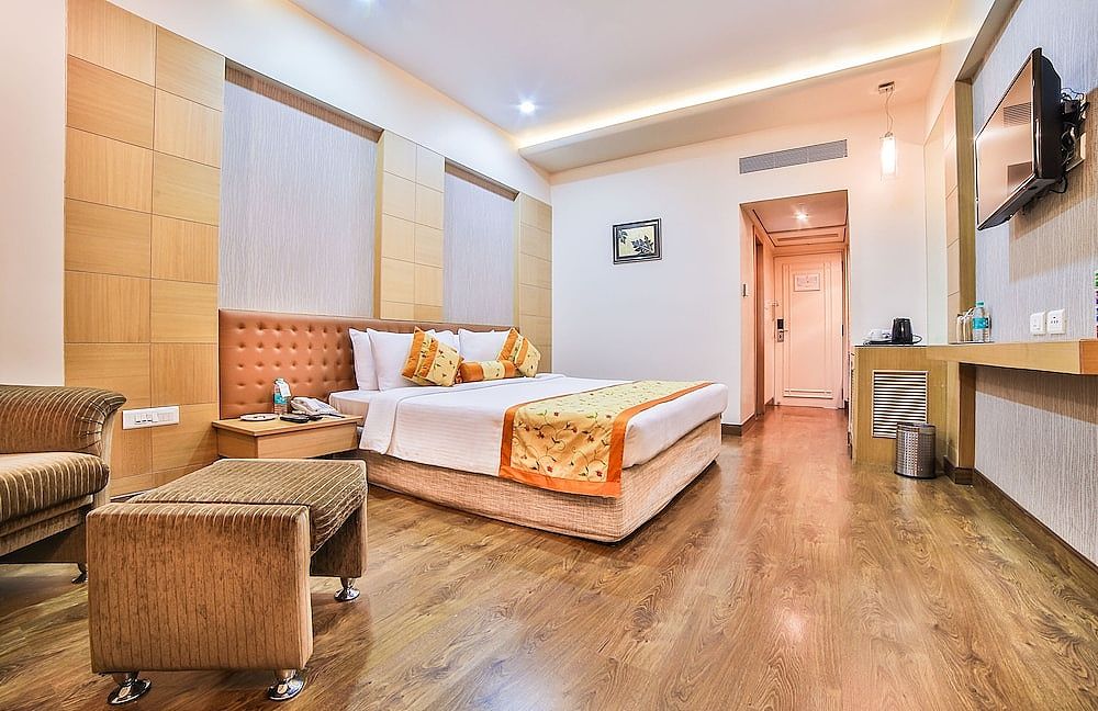 Hotel Sitara Deluxe Room 9