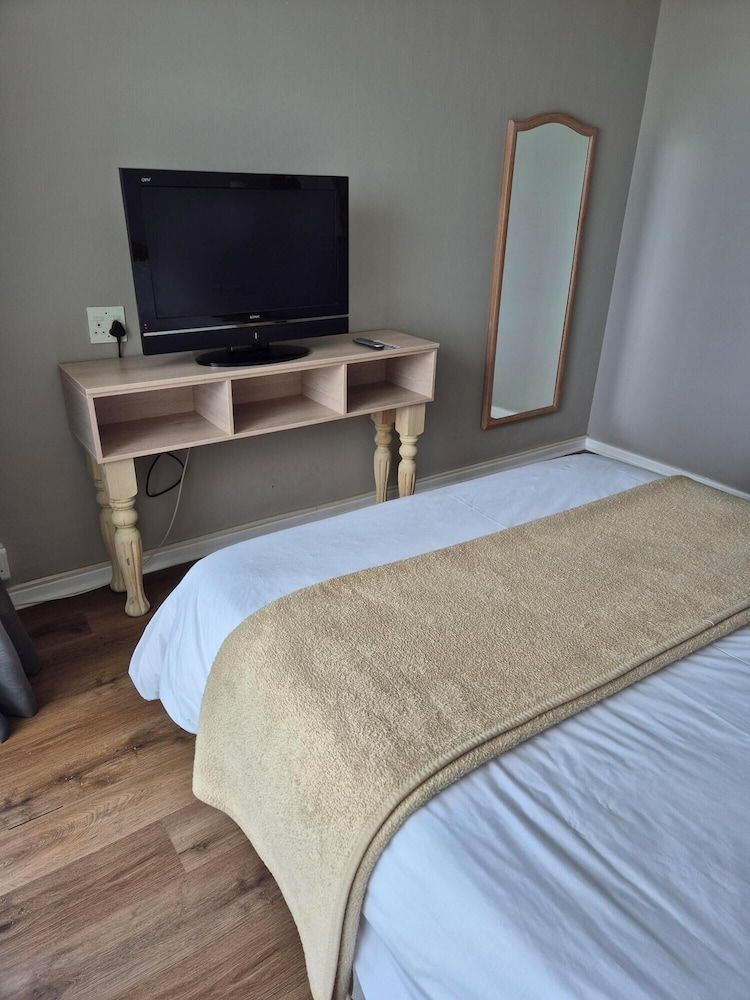 Dolphin Beach Hotel Standard Studio, 1 Queen Bed 2