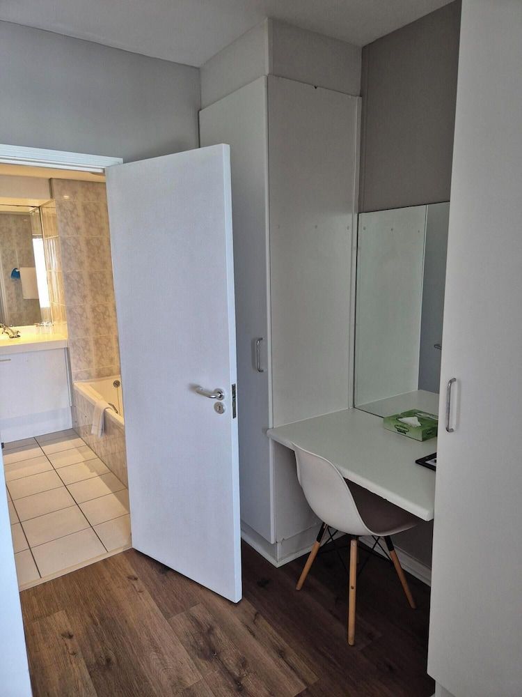 Dolphin Beach Hotel Standard Studio, 1 Queen Bed 5