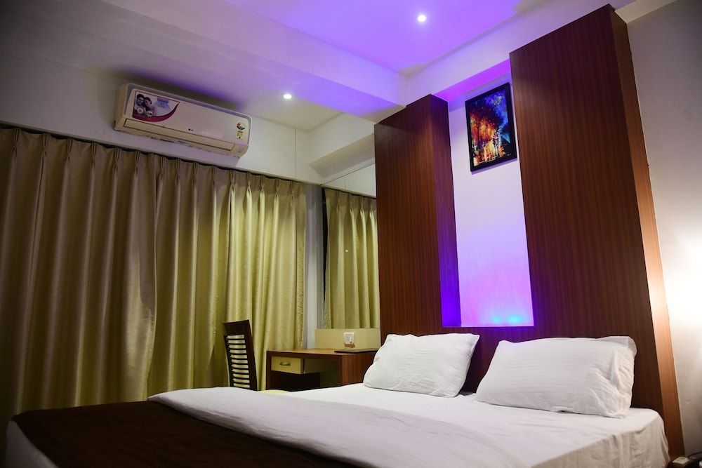 Hotel Monarch Center Point Near Dahanu Beach, Bordi - Dahanu Executive Room