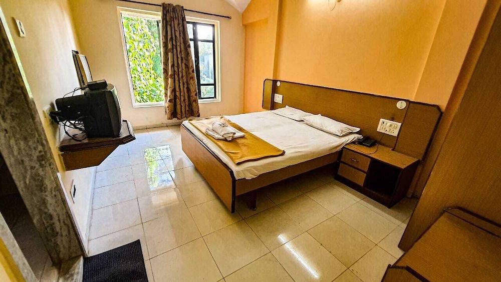 Seashell Beach Resort Deluxe Room 3