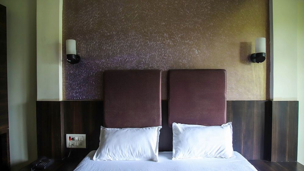 Seashell Beach Resort Deluxe Room 5