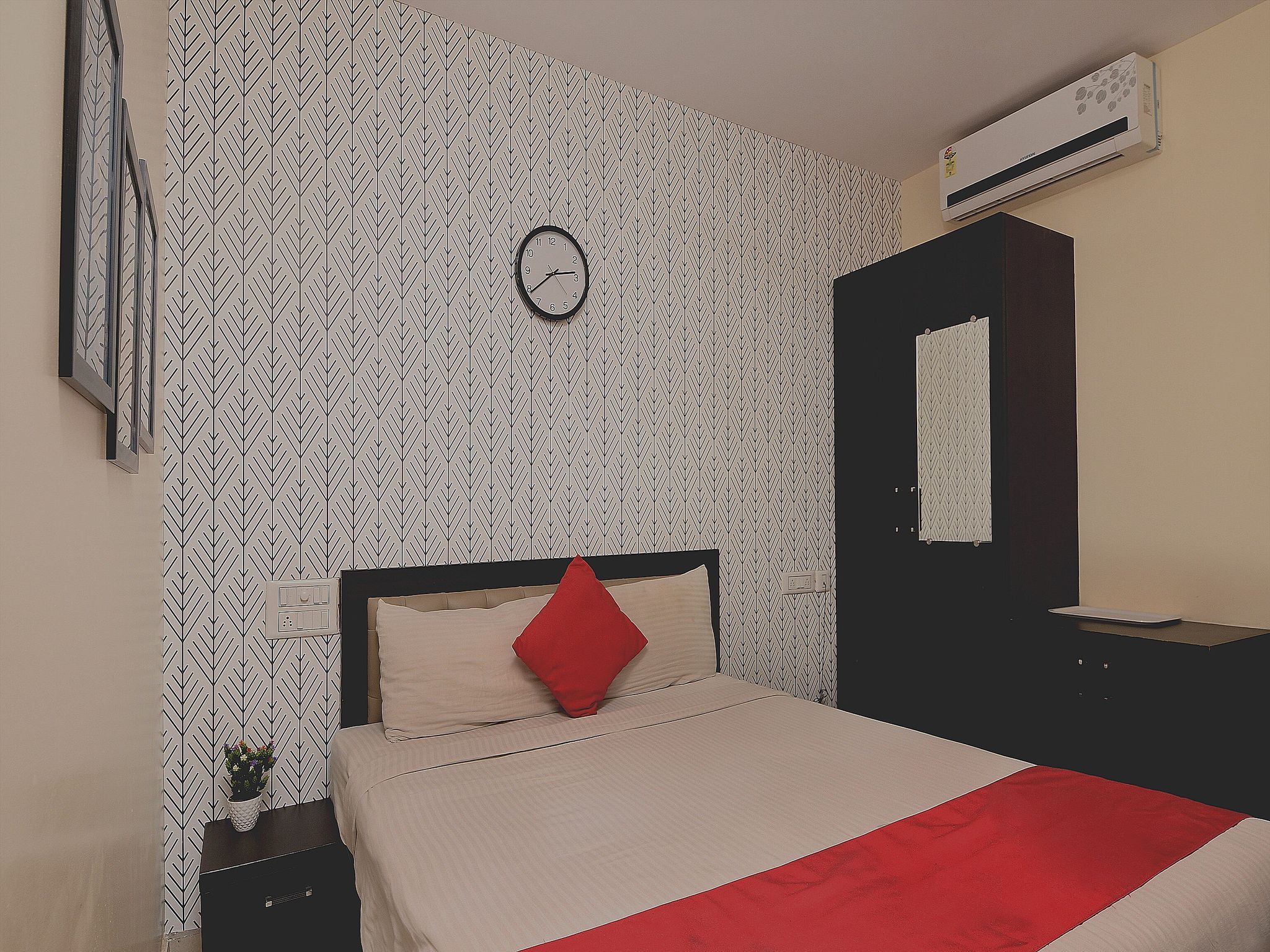 Hotel O French International Family Room 2