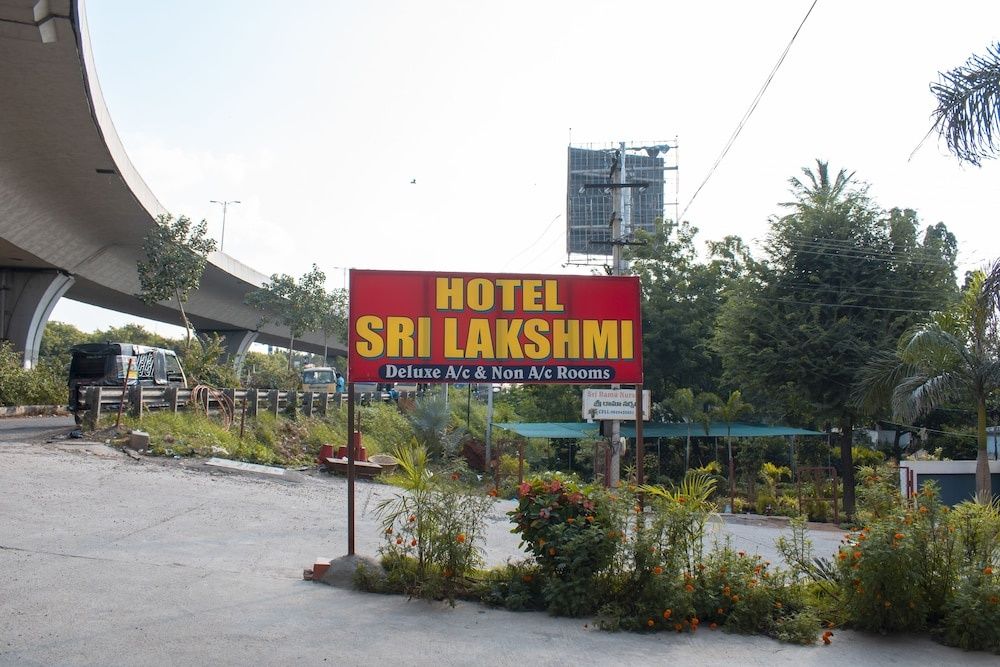 undefined FabExpress Sri Lakhsmi Deluxe 2