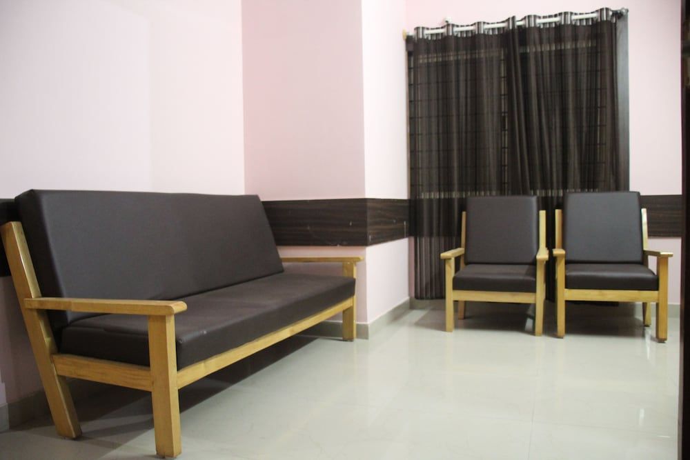 Arra transit Deluxe Room, Non Smoking 8
