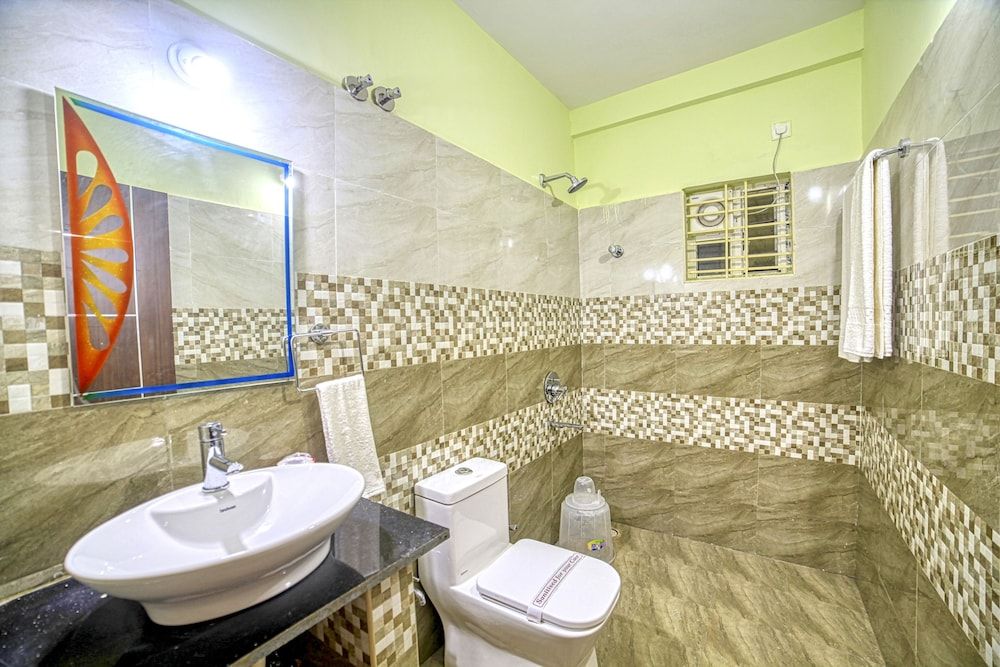 Red Key Bangalore Airport Deluxe Room 11