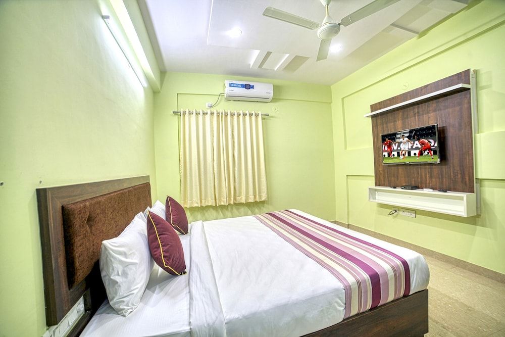 Red Key Bangalore Airport Deluxe Room 2