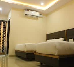 undefined Hotel Asian International 7