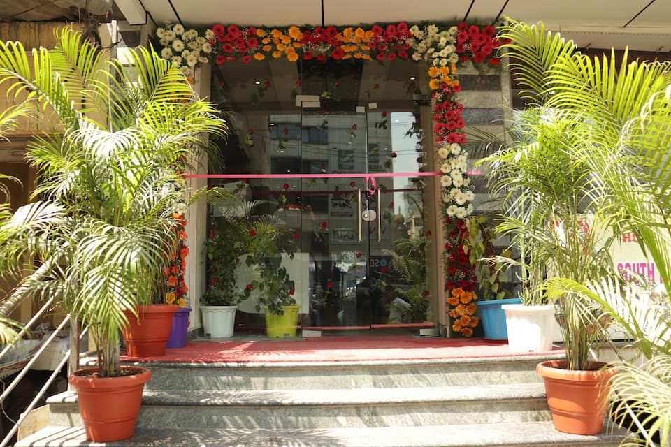 undefined Hotel Asian International 2