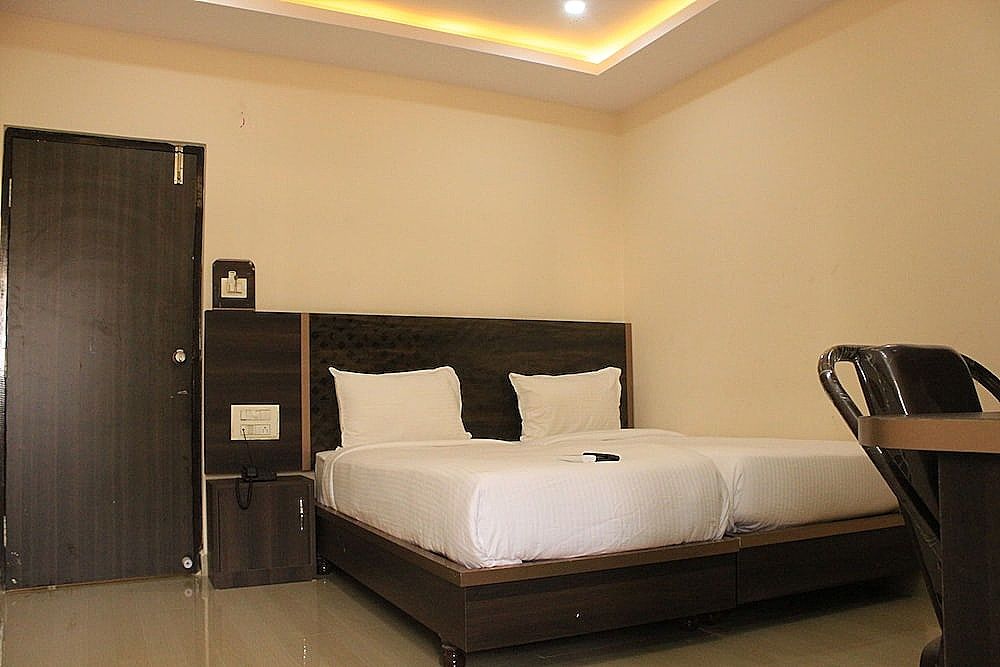 undefined Hotel Asian International 5