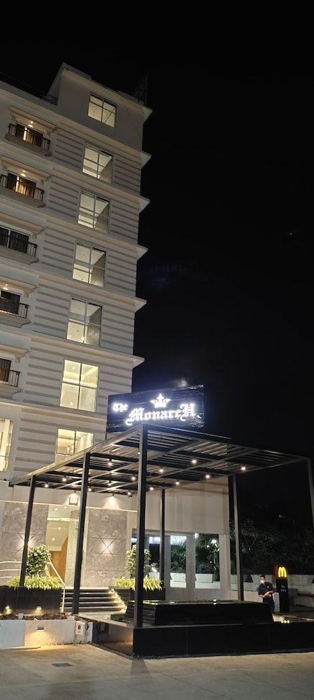 undefined The Monarch 10