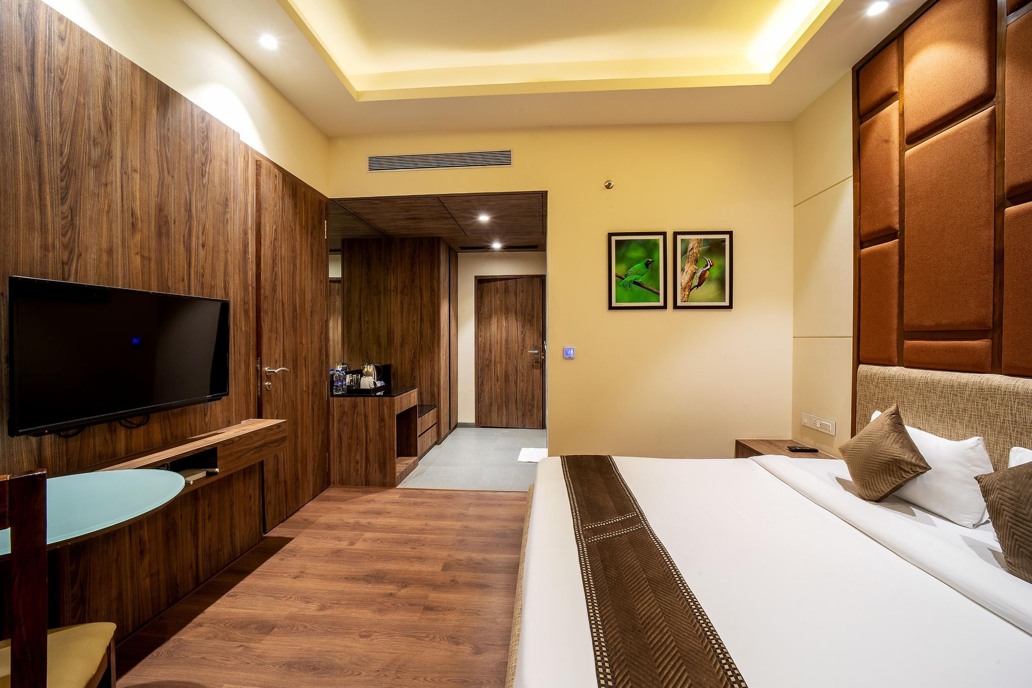 The Monarch Executive Room 5