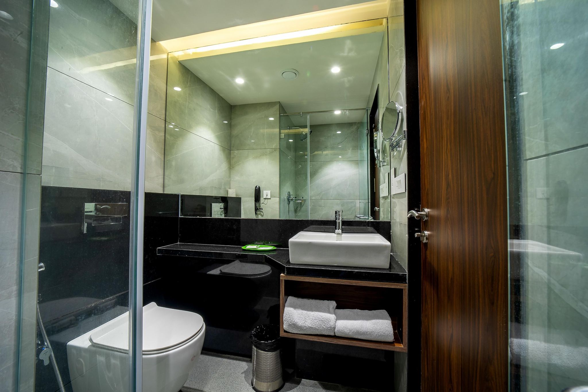 The Monarch Executive Room 10