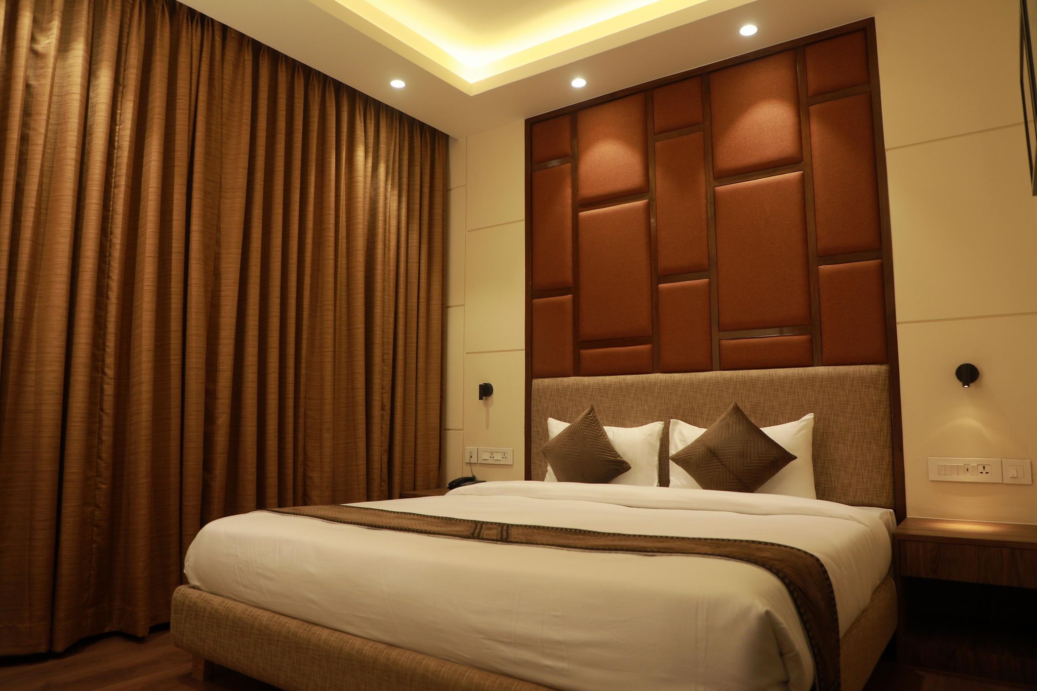 The Monarch Executive Room 12